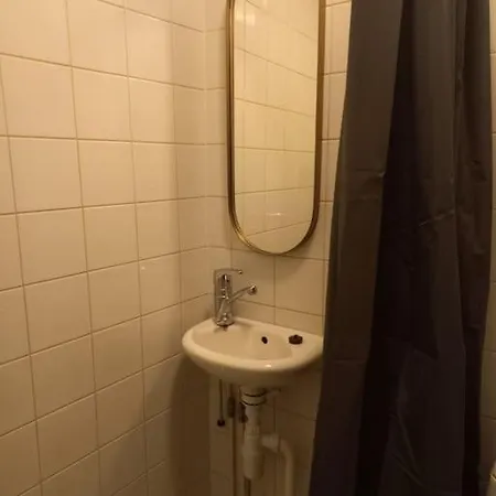 Parvekkeellinen Yksioe Kastussa, Erillinen Keittioe Turku
