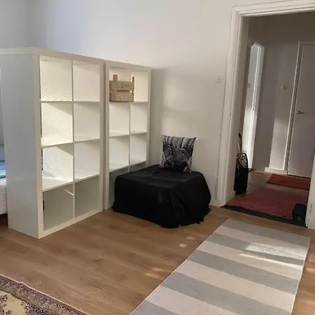 Parvekkeellinen Yksioe Kastussa, Erillinen Keittioe Apartment Turku