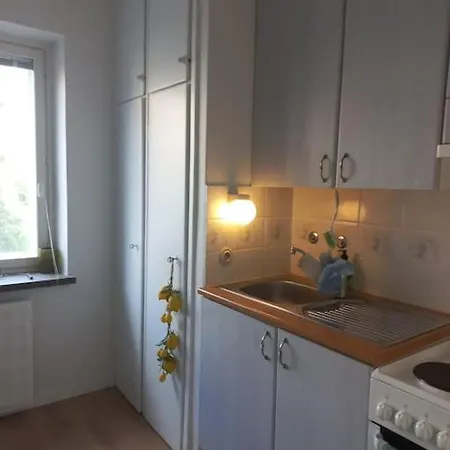 Apartment Parvekkeellinen Yksioe Kastussa, Erillinen Keittioe Turku