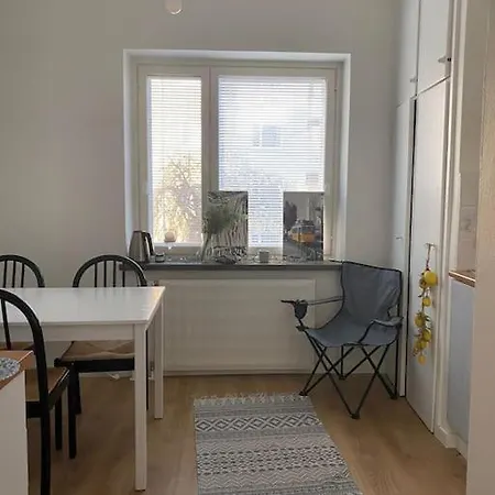 Apartment Parvekkeellinen Yksioe Kastussa, Erillinen Keittioe *